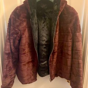 Reversible hooded faux-fur jacket (burgundy)